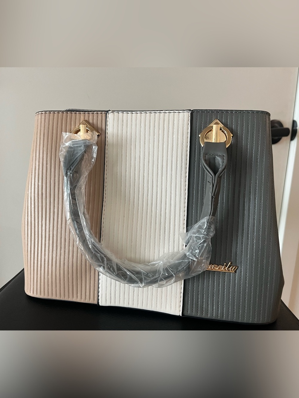 Three-Tone Ribbed Tote Bag in Gray, White & Taupe